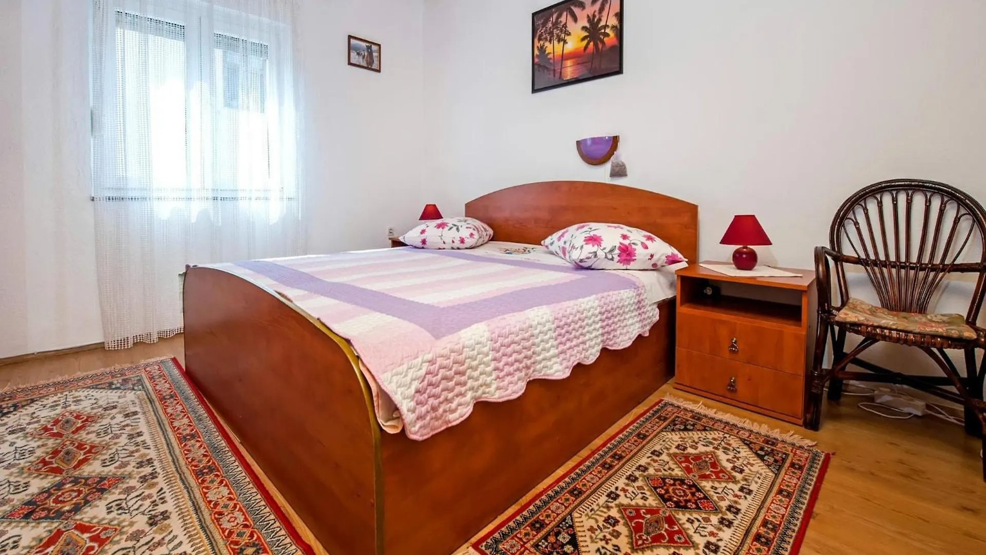Nice Apartment Near The City Center ロヴィニ 0*,  クロアチア